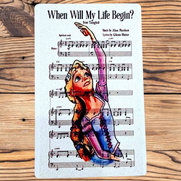 Tangled  Disney Rapunzel ￼Magnet - Picture 1 of 2